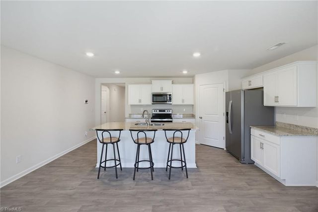 122 Stone River Way, Mayodan, NC 27027