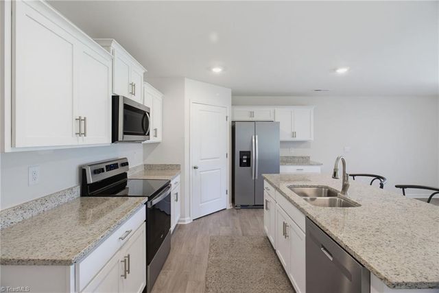 122 Stone River Way, Mayodan, NC 27027
