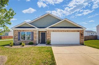 122 Stone River Way, Mayodan, NC 27027