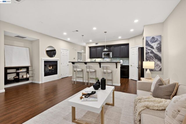 4366 Fitzwilliam St, Dublin, CA 94568