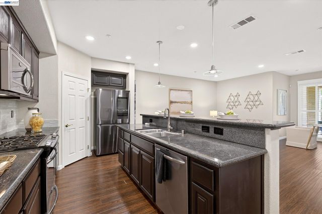 4366 Fitzwilliam St, Dublin, CA 94568