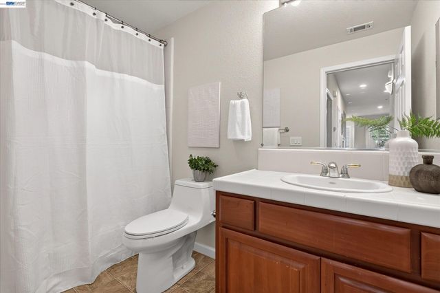4366 Fitzwilliam St, Dublin, CA 94568