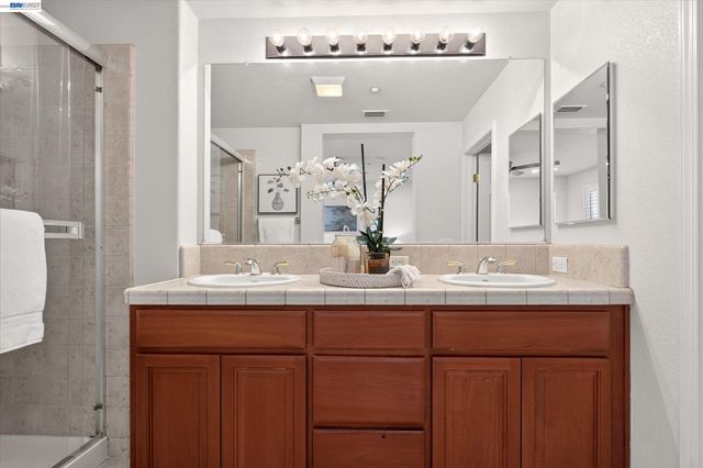 4366 Fitzwilliam St, Dublin, CA 94568