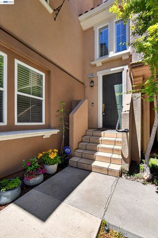 4366 Fitzwilliam St, Dublin, CA 94568