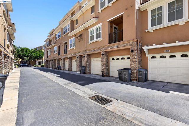 4366 Fitzwilliam St, Dublin, CA 94568