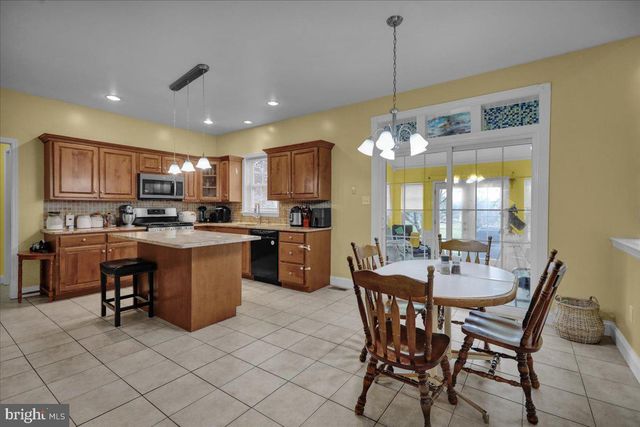 144 ROBBY DR, Leesport, PA 19533