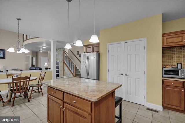 144 ROBBY DR, Leesport, PA 19533