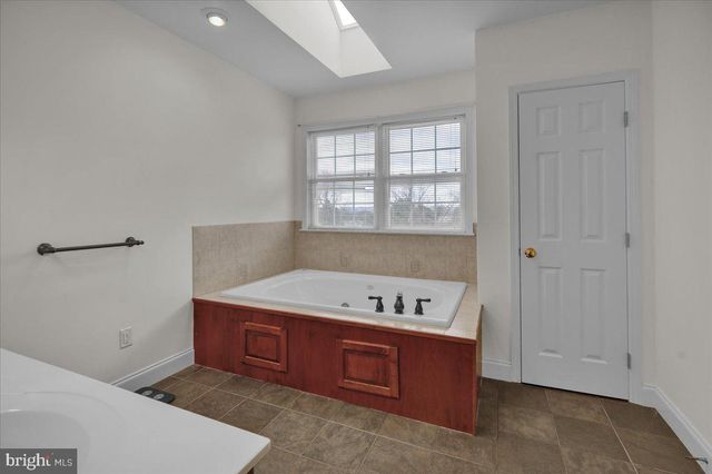 144 ROBBY DR, Leesport, PA 19533