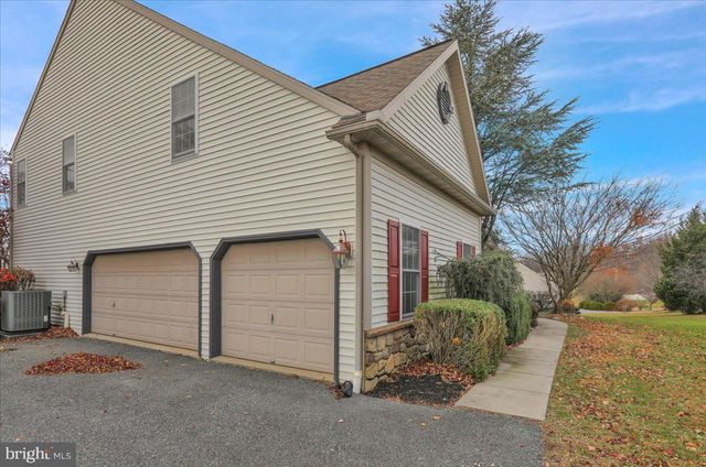 144 ROBBY DR, Leesport, PA 19533