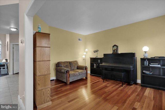 144 ROBBY DR, Leesport, PA 19533