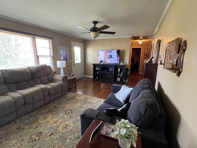 125 Dixon Ln, Jasper, TN 37347