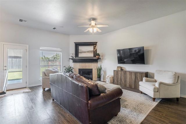 1801 Woody Lane, Edmond, OK 73003