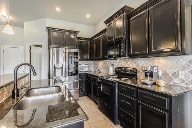 1801 Woody Lane, Edmond, OK 73003