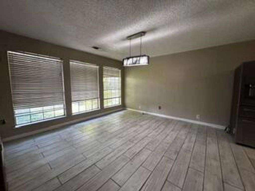 Image 10 of property listing at 1102 E 9th Street, Big Lake, TX 76932