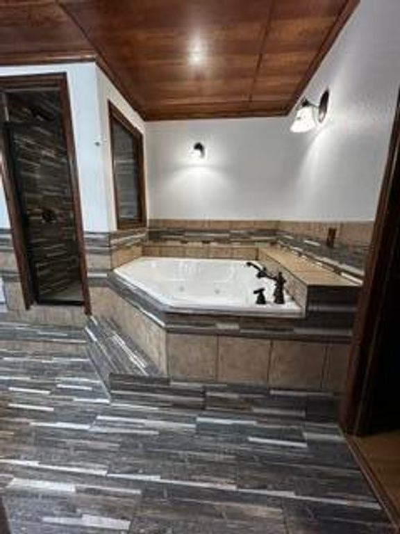 Image 13 of property listing at 1102 E 9th Street, Big Lake, TX 76932
