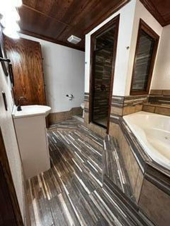 Image 14 of property listing at 1102 E 9th Street, Big Lake, TX 76932