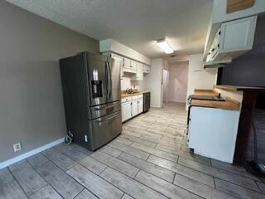 Image 15 of property listing at 1102 E 9th Street, Big Lake, TX 76932
