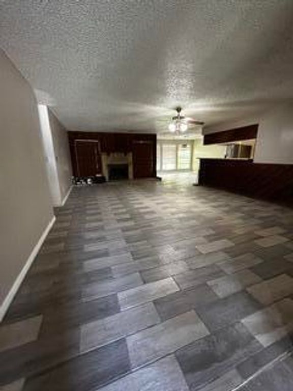 Image 17 of property listing at 1102 E 9th Street, Big Lake, TX 76932