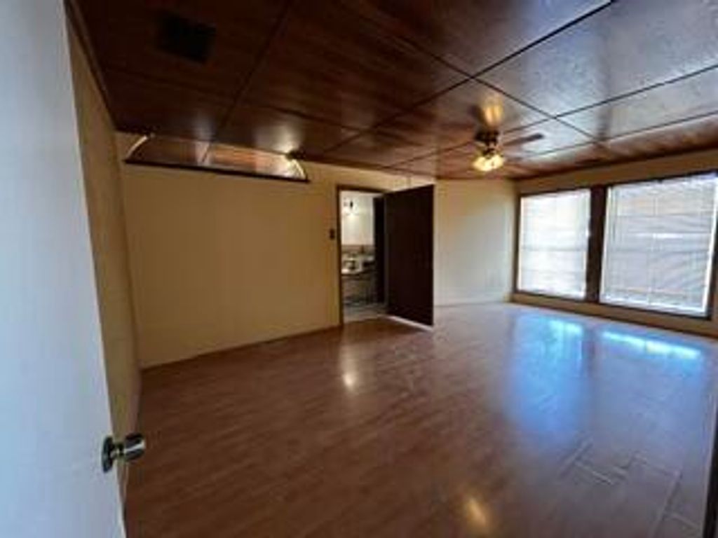 Image 8 of property listing at 1102 E 9th Street, Big Lake, TX 76932