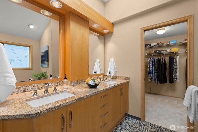 16880 SE 56th Place, Bellevue, WA 98006