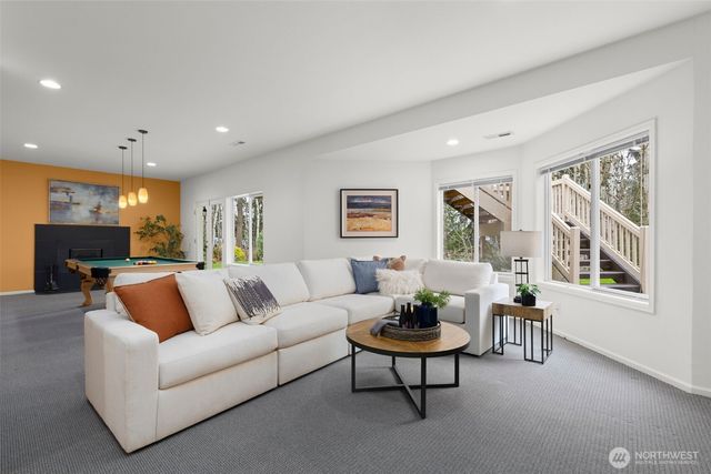 16880 SE 56th Place, Bellevue, WA 98006