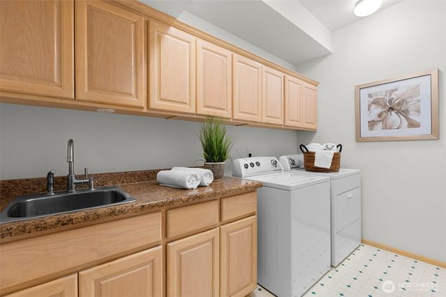 16880 SE 56th Place, Bellevue, WA 98006