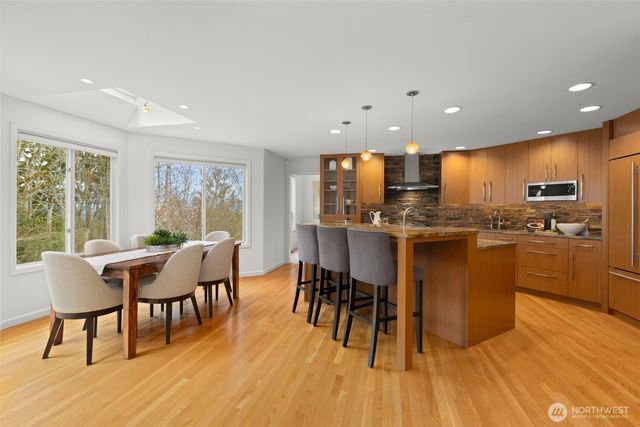 16880 SE 56th Place, Bellevue, WA 98006