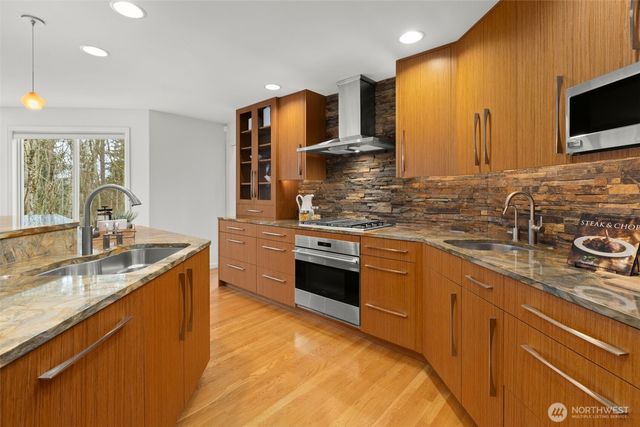 16880 SE 56th Place, Bellevue, WA 98006