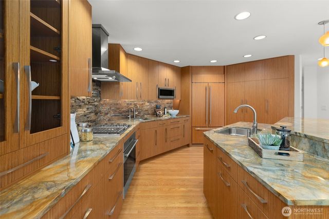 16880 SE 56th Place, Bellevue, WA 98006