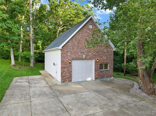 144 Cherokee Court, Pacific, MO 63069