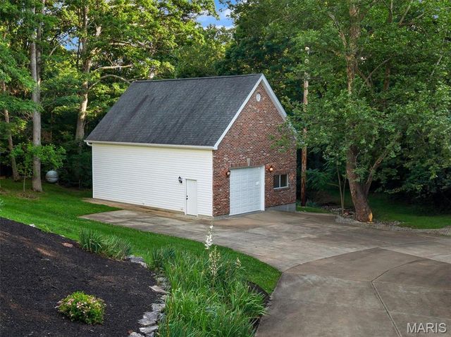144 Cherokee Court, Pacific, MO 63069