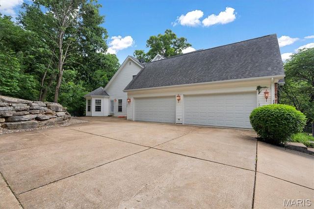144 Cherokee Court, Pacific, MO 63069