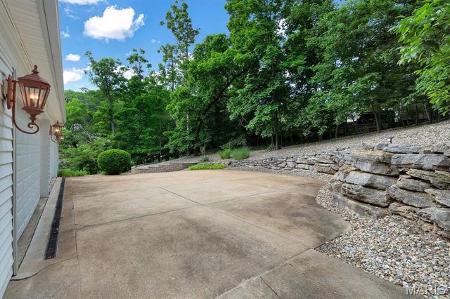 144 Cherokee Court, Pacific, MO 63069