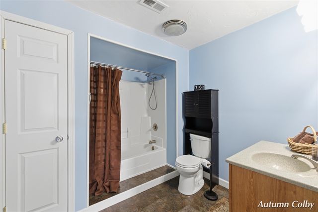 364 Prairie Run Drive, Cedar Springs, MI 49319