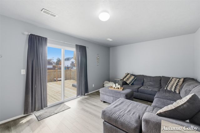 364 Prairie Run Drive, Cedar Springs, MI 49319