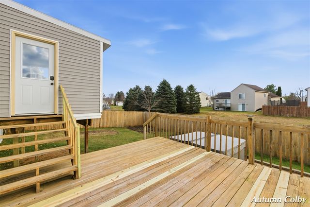 364 Prairie Run Drive, Cedar Springs, MI 49319