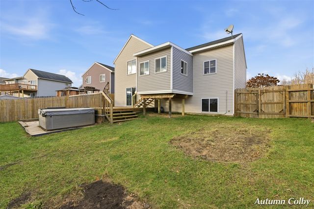 364 Prairie Run Drive, Cedar Springs, MI 49319