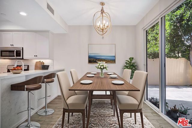 15215 W Fred Way, Van Nuys (los Angeles), CA 91405