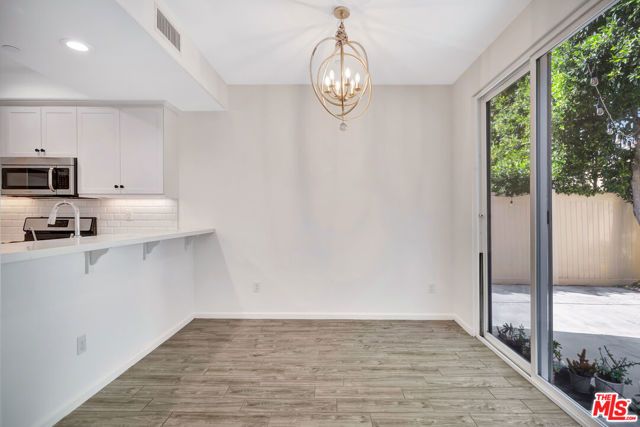 15215 W Fred Way, Van Nuys (los Angeles), CA 91405