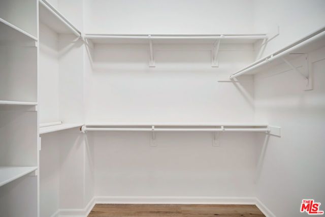 15215 W Fred Way, Van Nuys (los Angeles), CA 91405