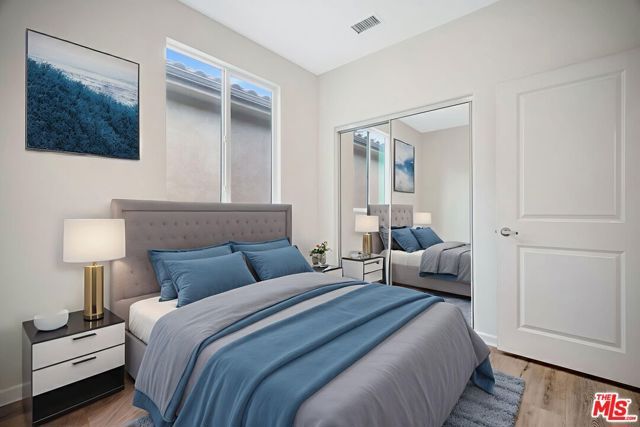 15215 W Fred Way, Van Nuys (los Angeles), CA 91405