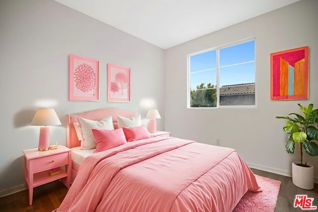 15215 W Fred Way, Van Nuys (los Angeles), CA 91405