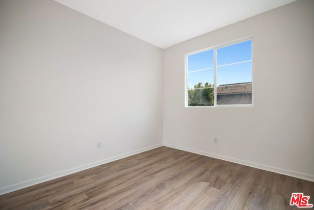 15215 W Fred Way, Van Nuys (los Angeles), CA 91405