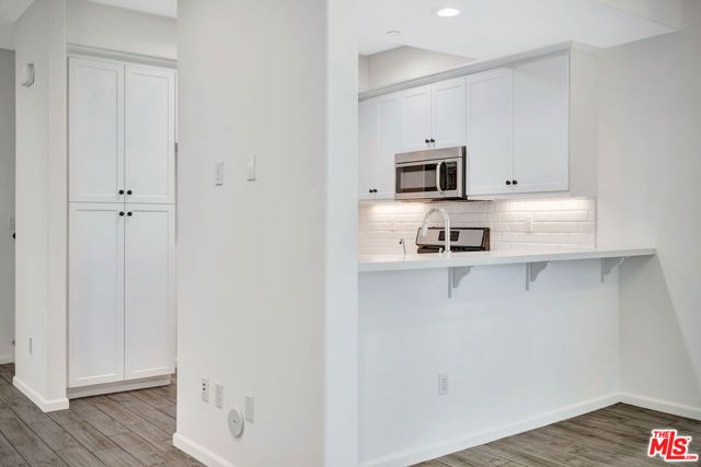 15215 W Fred Way, Van Nuys (los Angeles), CA 91405