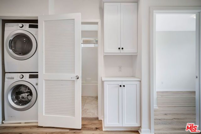 15215 W Fred Way, Van Nuys (los Angeles), CA 91405