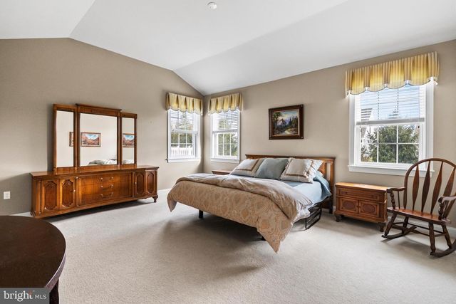 2240 WENTZ LN, Schwenksville, PA 19473