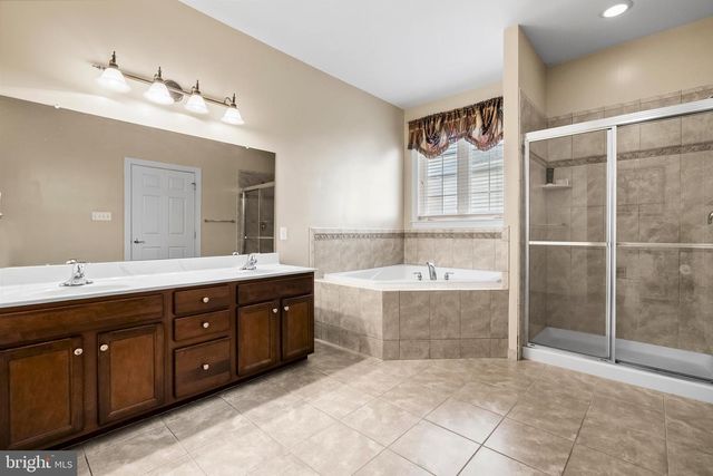 2240 WENTZ LN, Schwenksville, PA 19473