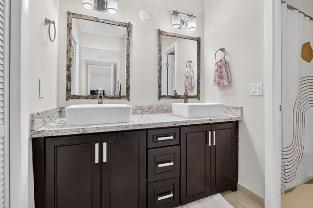 410 Lakeview Drive 103, Weston, FL 33326