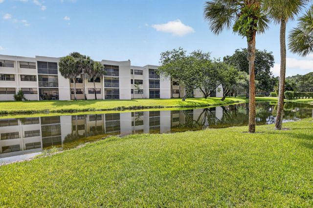 410 Lakeview Drive 103, Weston, FL 33326