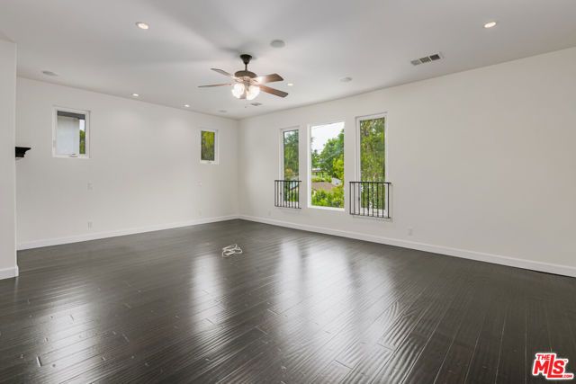 2627 Castle Heights Place, Los Angeles, CA 90034